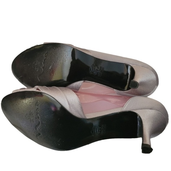 Nina Culver Royal Silver Heels with box size 8.5 - Picture 5 of 5